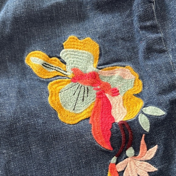 Tommy Hilfiger Blue Floral Embroidered Women's Jeans - Picture 5 of 10